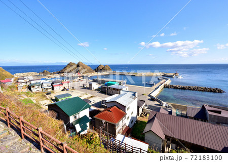 龍飛崎風景　龍飛漁港　階段国道　津軽海峡　青森県外ヶ浜町　遠望は北海道 72183100