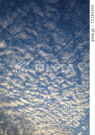 うろこ雲　いわし雲 72183345