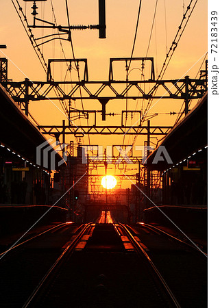阪神 芦屋駅の夕日 阪神 芦屋駅の夕日 72183439