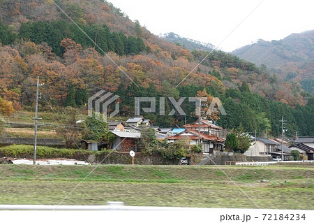 島根県鹿足郡六日市の晩秋 72184234