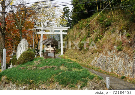島根県鹿足郡吉賀町 五龍山新宮神社参道 島根県鹿足郡吉賀町 五龍山新宮神社参道 72184452