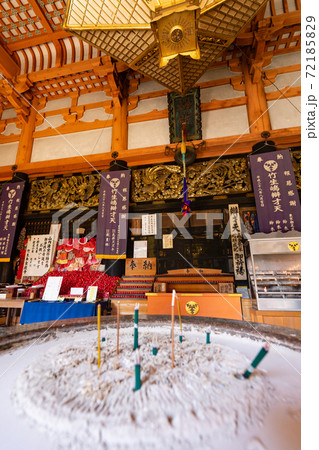 【滋賀県】　竹生島　宝厳寺本堂(弁才天堂) 72185829