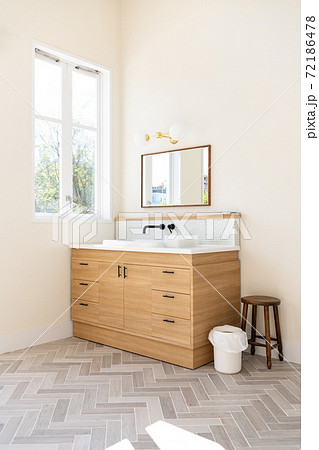 木目のオシャレな洗面台 木目のオシャレな洗面台 72186478