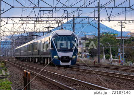 JR東日本 E261系サフィール踊り子の写真素材 [72187140] - PIXTA