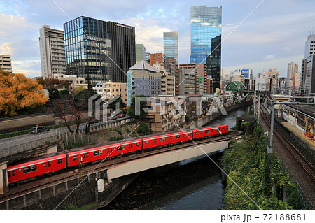 御茶ノ水夕景【東京都千代田区～文京区】 72188681