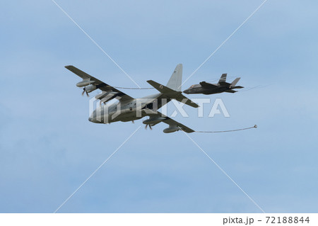 アメリカ海兵隊KC-130JとF-35B アメリカ海兵隊KC-130JとF-35B 72188844