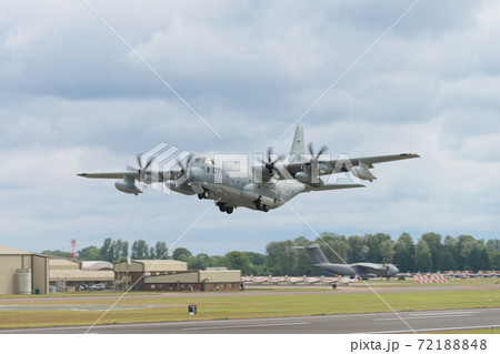 アメリカ海兵隊KC-130J空中給油機離陸 アメリカ海兵隊KC-130J空中給油機離陸 72188848