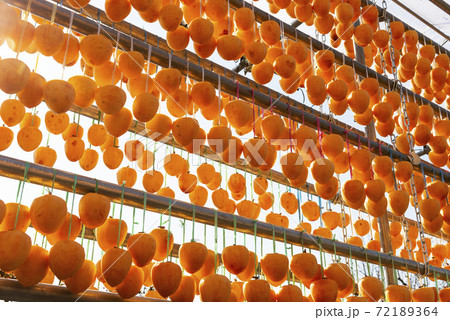 山梨の美味しい枯露柿 72189364