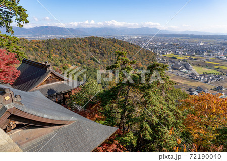 滋賀県東近江市　太郎坊宮の本殿から見下ろす東近江市 72190040