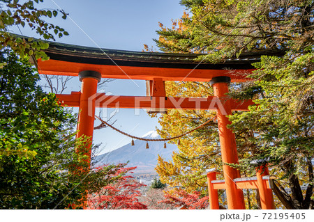 【山梨県】　新倉富士浅間神社 72195405