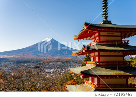 【山梨県】　富士山　新倉山 浅間公園 忠霊塔　紅葉 72195465