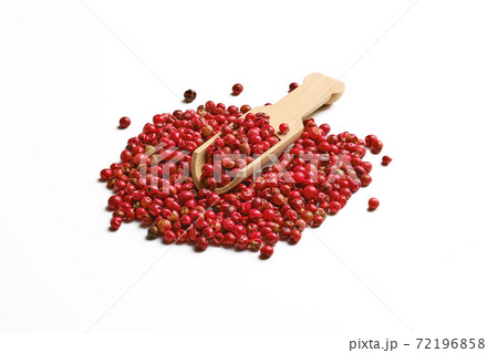 Heap of dry pink pepper 72196858