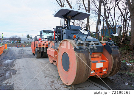 道路工事現場の振動ローラー 72199265