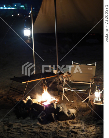 ソロキャンプで薪割焚火 ソロキャンプで薪割焚火 72200531