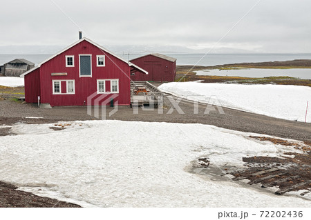 Wooden houses in Ny Alesund, Svalbard islands Wooden houses in Ny Alesund, Svalbard islands 72202436