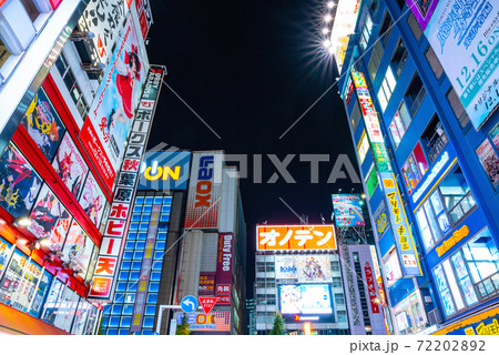 秋葉原駅電気街口前 夜の街並み風景 （東京都千代田区） 72202892