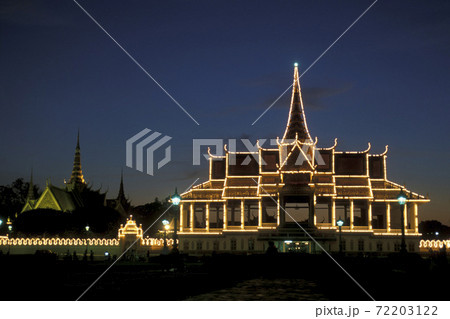 CAMBODIA PHNOM PENH ROYAL PALACE PARK CAMBODIA PHNOM PENH ROYAL PALACE PARK 72203122