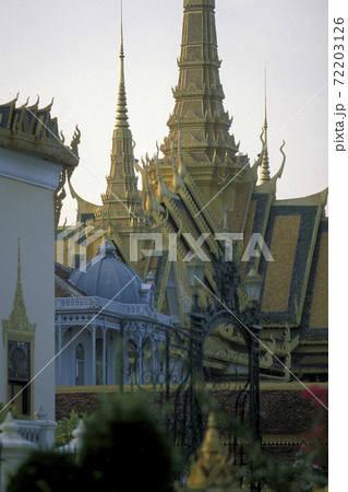 CAMBODIA PHNOM PENH ROYAL PALACE 72203126