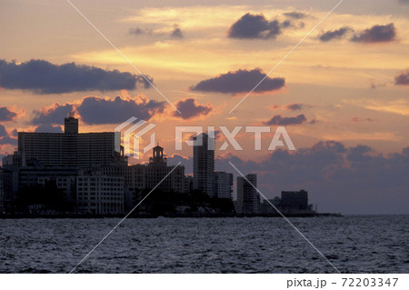 CUBA HAVANA MALECON 72203347
