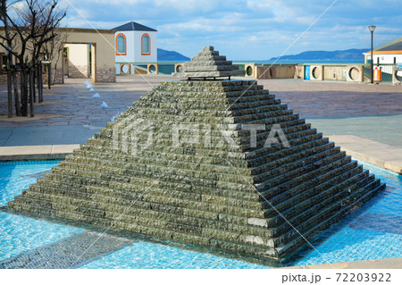 シーサイドももち海浜公園　マリゾンのピラミッド　水の流れ 72203922