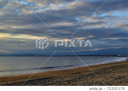 湘南海岸の夕焼け 72205170