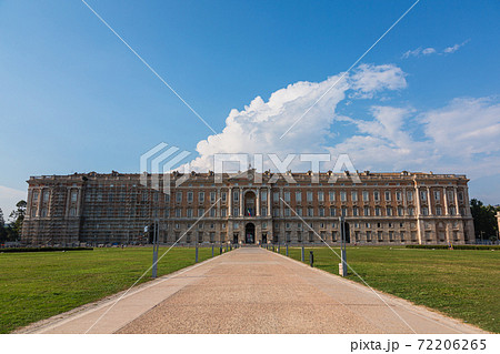 イタリア カゼルタ宮殿の外観の写真素材