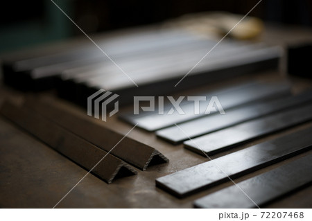 切断した材料 72207468