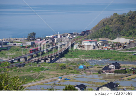 えちごトキめき鉄道 春の日本海沿いを走るリゾート雪月花2 えちごトキめき鉄道 春の日本海沿いを走るリゾート雪月花2 72207669