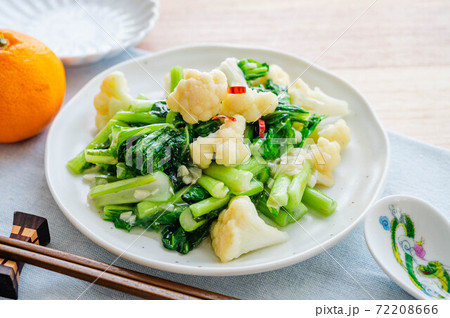 青菜炒め 野沢菜とカリフラワー 青菜炒め 野沢菜とカリフラワー 72208666