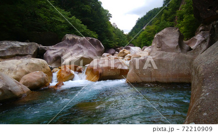 長野県木曽地方にある阿寺渓谷の阿寺川 72210909