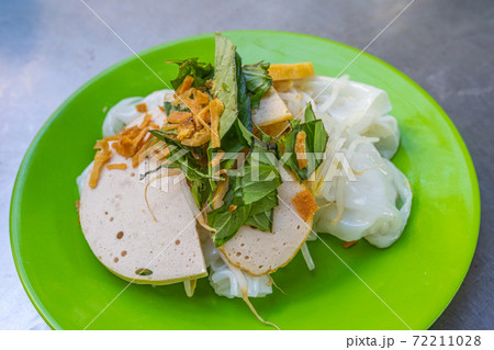 Delicious Vietnamese local flavored street food- Banh Uot 72211028