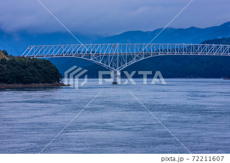 若松大橋 新上五島 五島列島 【長崎県南松浦郡】 若松大橋 新上五島 五島列島 【長崎県南松浦郡】 72211607