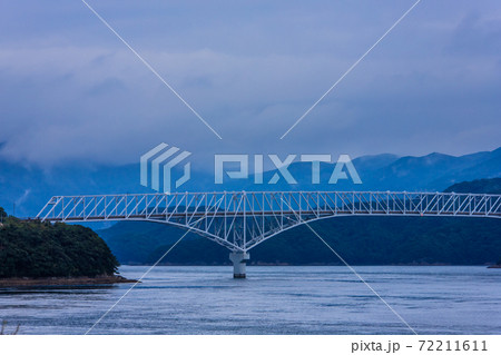 若松大橋 新上五島 五島列島 【長崎県南松浦郡】 若松大橋 新上五島 五島列島 【長崎県南松浦郡】 72211611