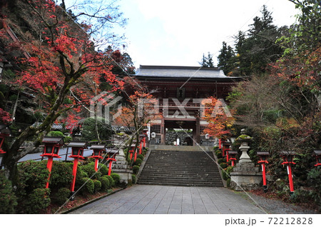鞍馬寺門2020年11月 72212828