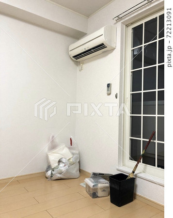 ようやく終わった引越し作業 ようやく終わった引越し作業 72213091