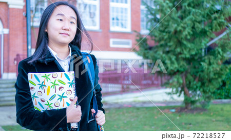 学校帰りの学生 学校帰りの学生 72218527