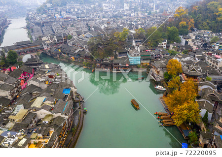 Amazing ancient city view of Fenghuang town in China 72220095