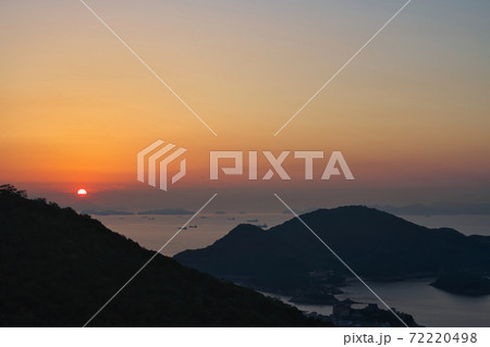 《広島県》グリーンラインから眺める日の出 72220498