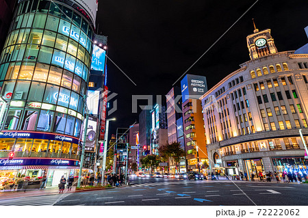 東京 銀座 夜の四丁目交差点の写真素材 [72222062] - PIXTA