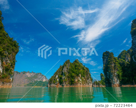 チャオラン湖の小島 (カオソック、スラートターニー県、タイ王国) 72223464