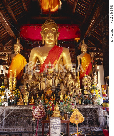 ワット・ビスンナラートの本堂の仏像 72226169
