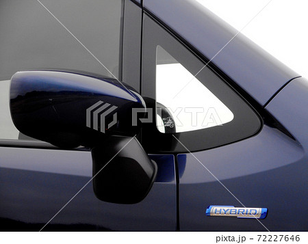 死角を補うための三角窓の写真素材