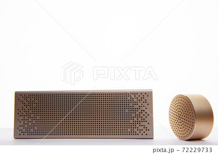 image of sound speaker white background  72229733