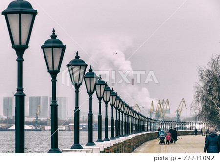 Lighting lanterns during the day in Moscow 72231092