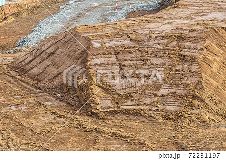 盛土工事　土地の造成 72231197