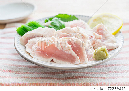 湯引き鶏のさしみ 72239845