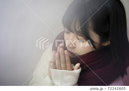 冬を感じる女性のポートレート 冬を感じる女性のポートレート 72242605