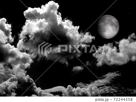 The moon in the night skyのイラスト素材 [72244358] - PIXTA
