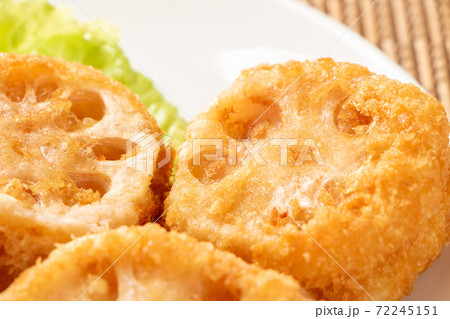 れんこんの海鮮すり身はさみ揚げ。 れんこんの海鮮すり身はさみ揚げ。 72245151