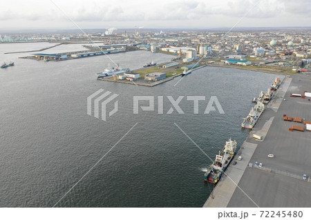 釧路港の夕景の空撮 72245480